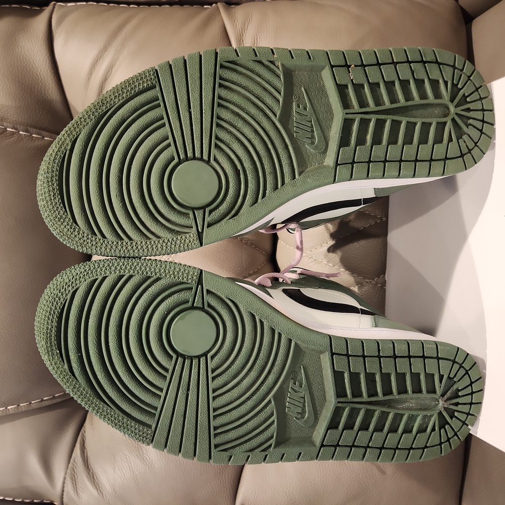 Jordan 1 Mid - Picture 6 of 8